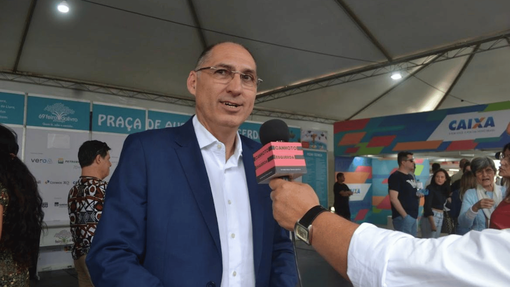 Na feira do livro em Porto Alegre.